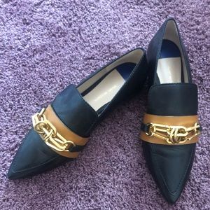 Stuart Weitzman pointed flats/loafers with gold 🔗